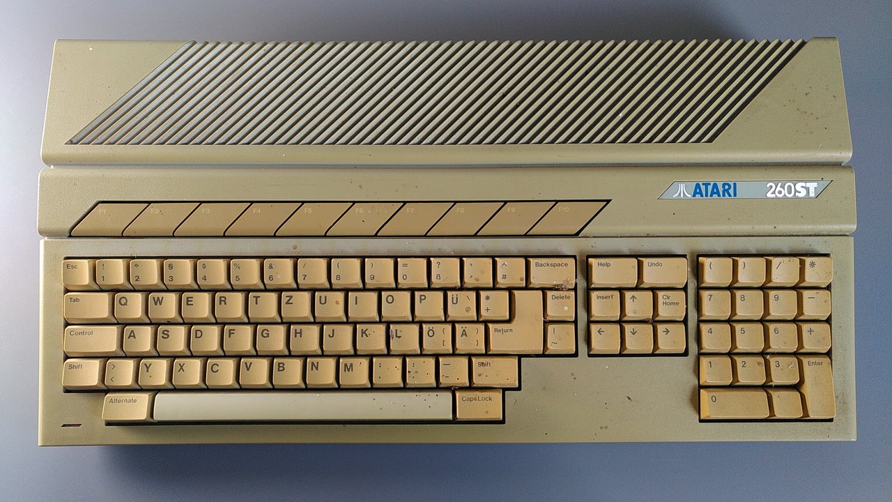 Der Atari 260ST, dreckig und recht stark vergilbt